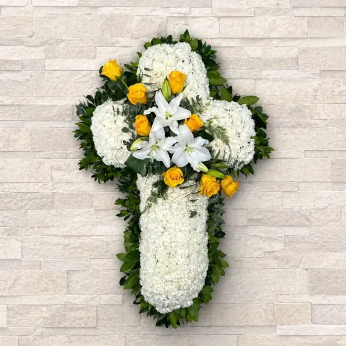 cruz_claveles_blancos_rosas_amarillas